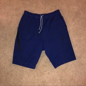 Nike Tech Fleece Shorts size XL